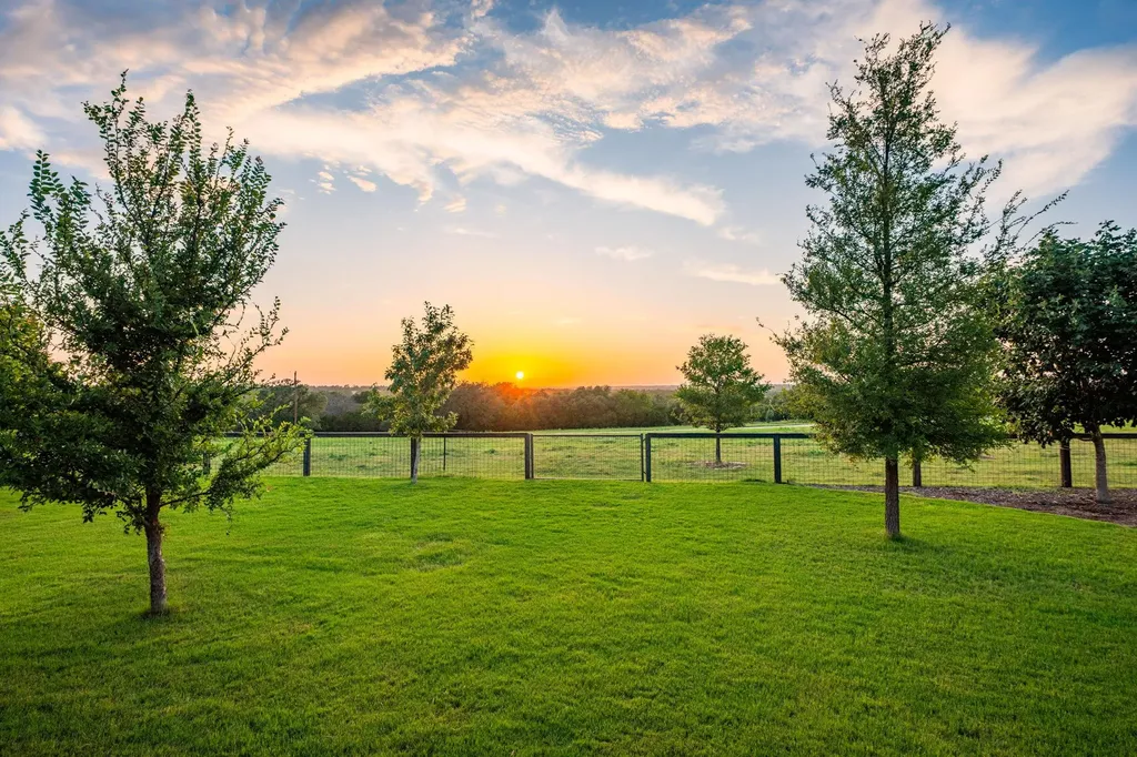 2055 Cr 284 Liberty Hill TX 78642