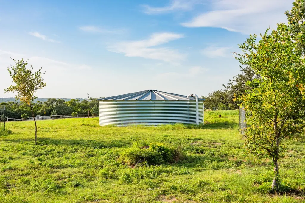2055 Cr 284 Liberty Hill TX 78642