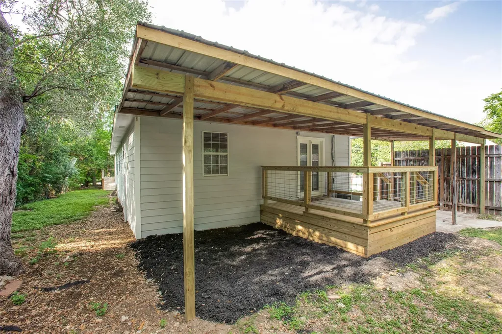 417 N Blanco Street Lockhart TX 78644