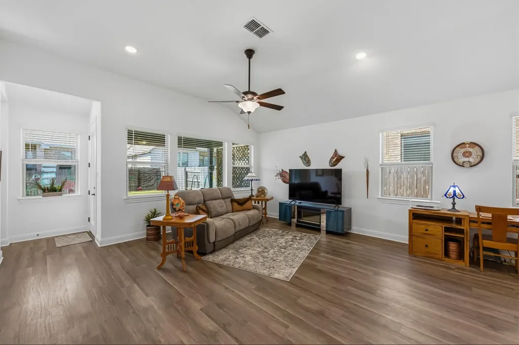 602 Jefferson Drive Kyle TX 78640