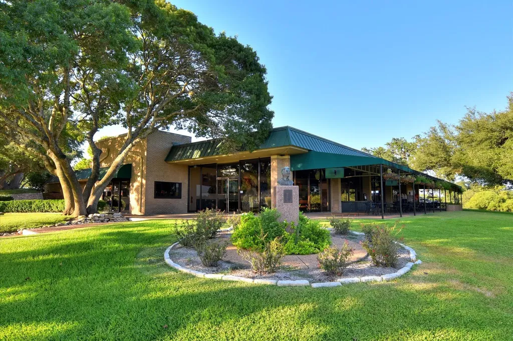 11125 Pinehurst Drive Austin TX 78747