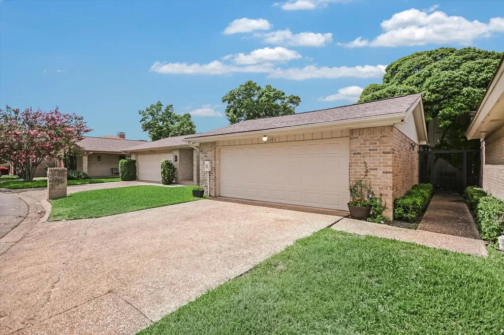 11125 Pinehurst Drive Austin TX 78747