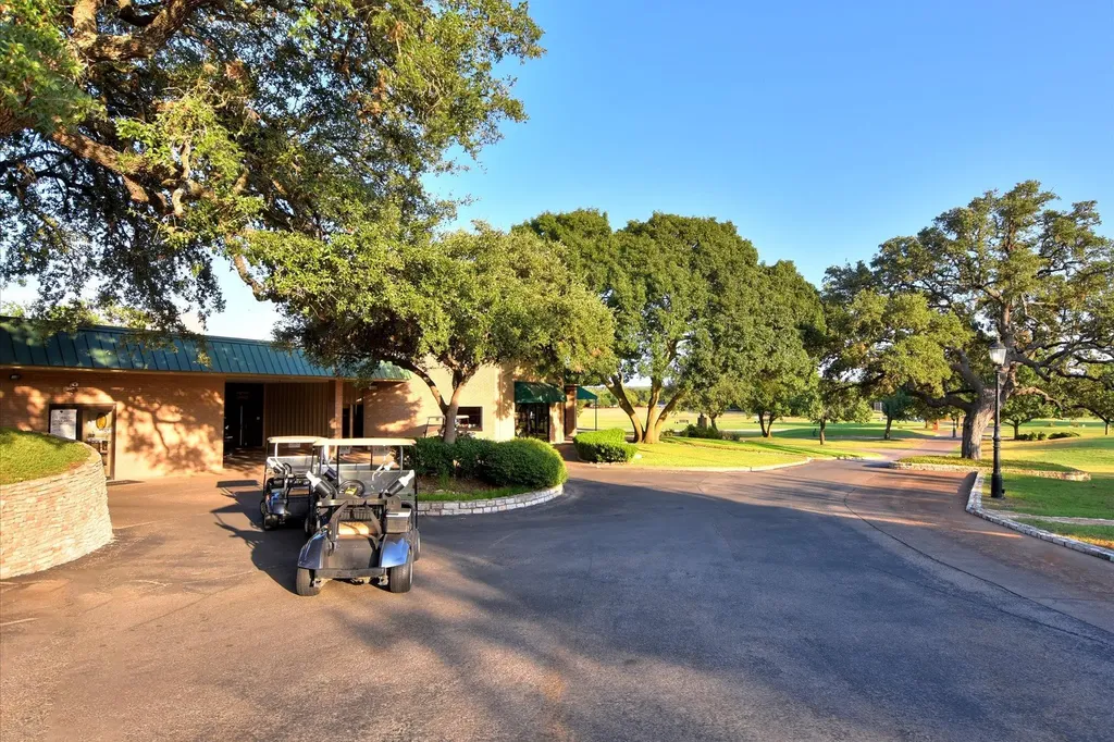 11125 Pinehurst Drive Austin TX 78747