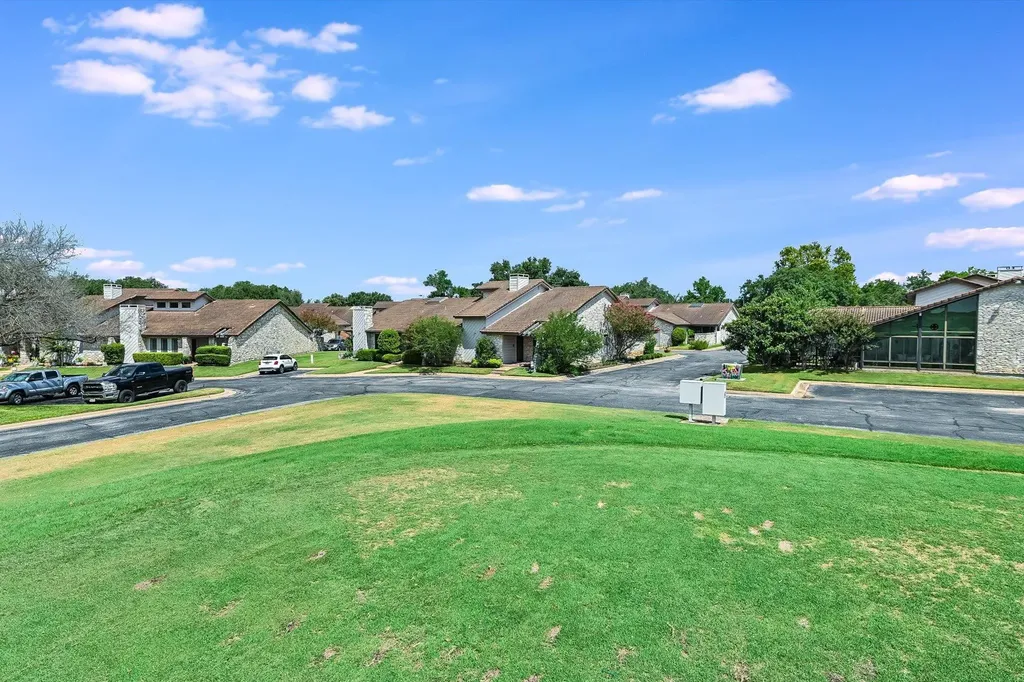 11125 Pinehurst Drive Austin TX 78747
