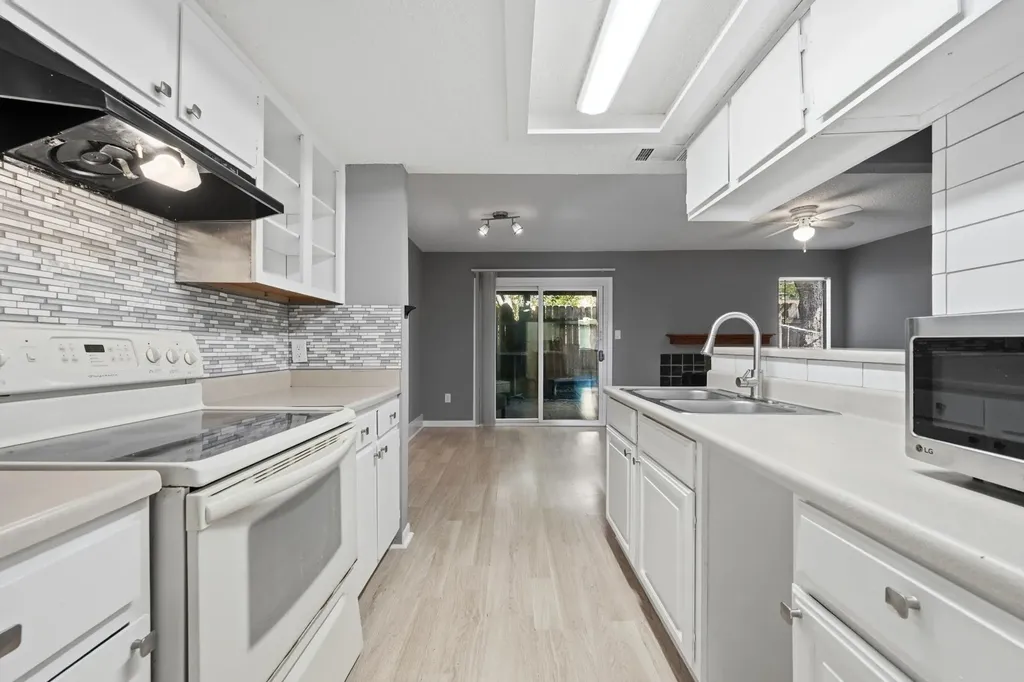 6406 Chimney Creek Circle Austin TX 78723