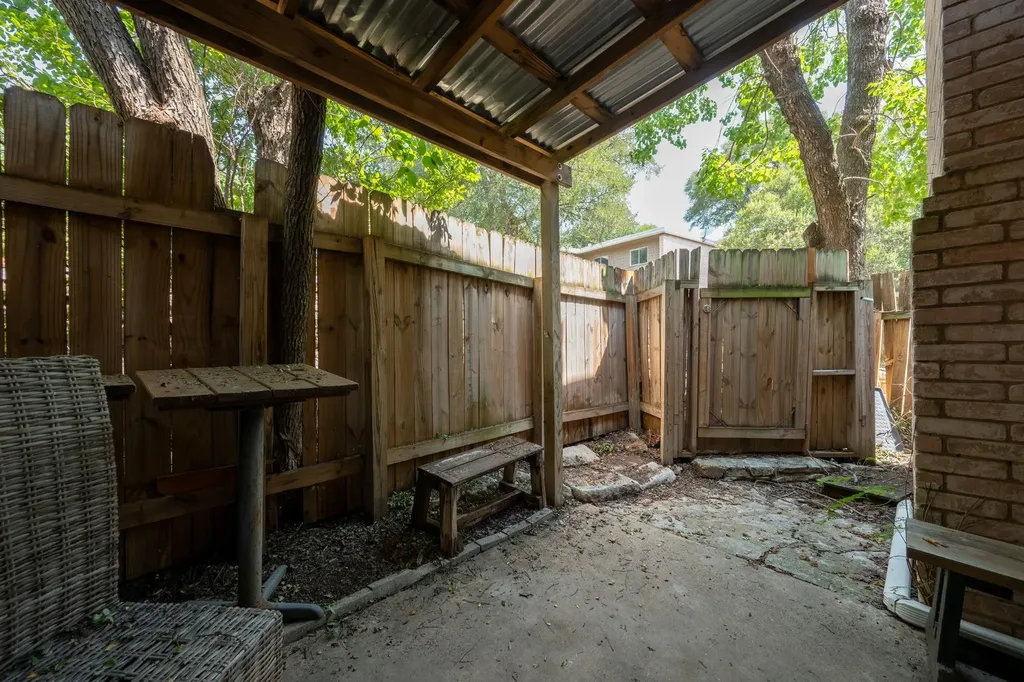 6406 Chimney Creek Circle Austin TX 78723