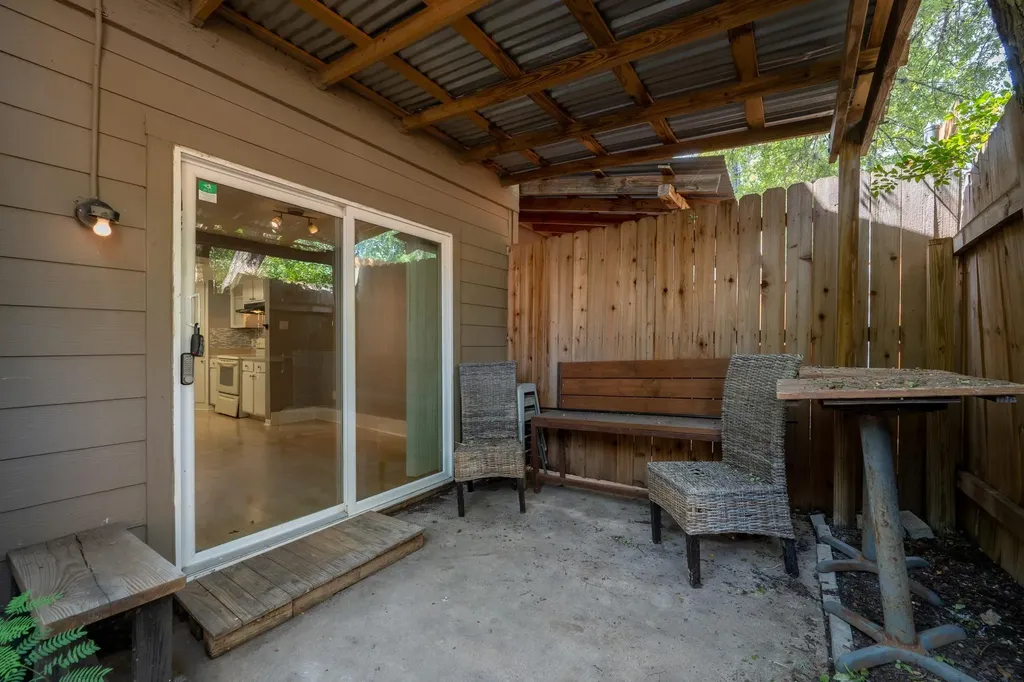 6406 Chimney Creek Circle Austin TX 78723