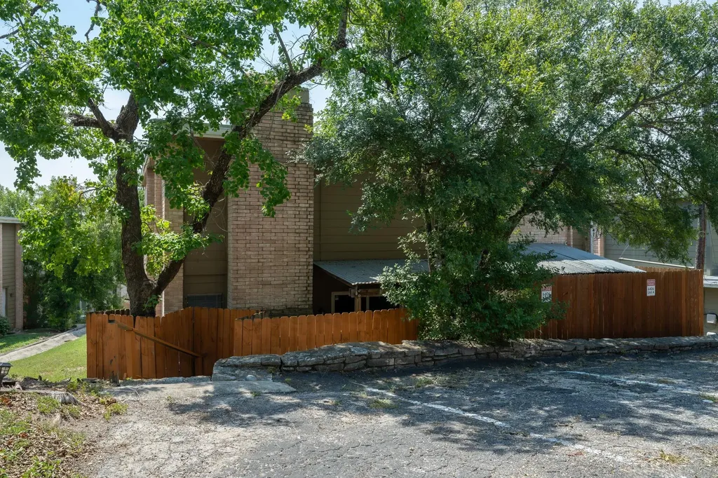 6406 Chimney Creek Circle Austin TX 78723