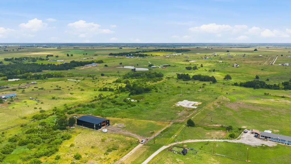 1701 County Road 466 Elgin TX 78621