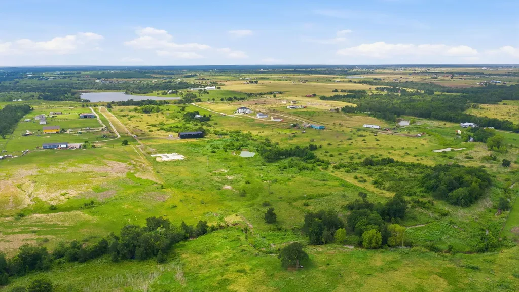 1701 County Road 466 Elgin TX 78621