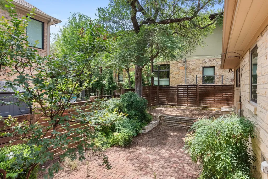 3401 Clearview Drive Austin TX 78703