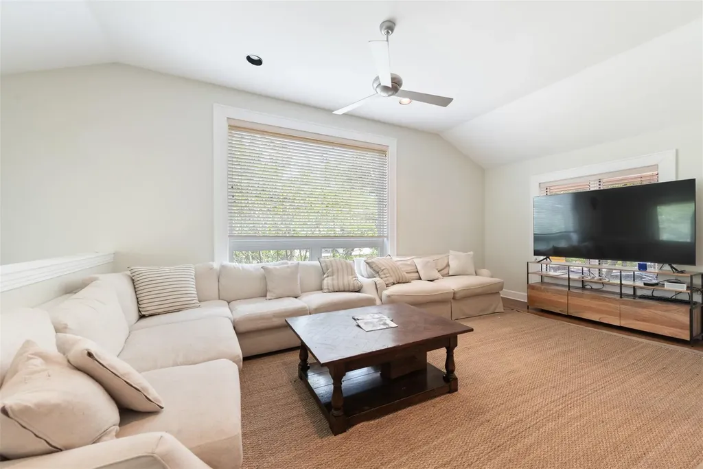 3401 Clearview Drive Austin TX 78703