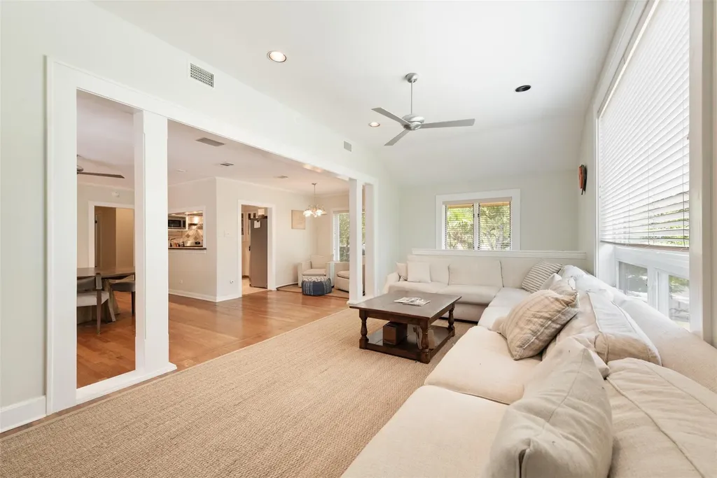 3401 Clearview Drive Austin TX 78703
