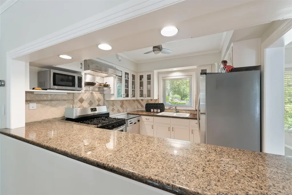 3401 Clearview Drive Austin TX 78703