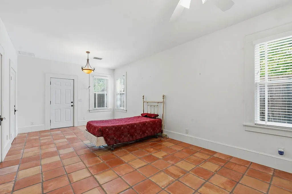 1232 Spruce Street Lockhart TX 78644
