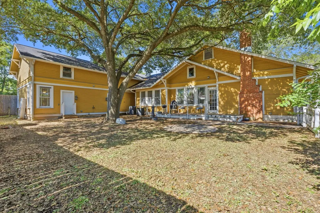 1232 Spruce Street Lockhart TX 78644
