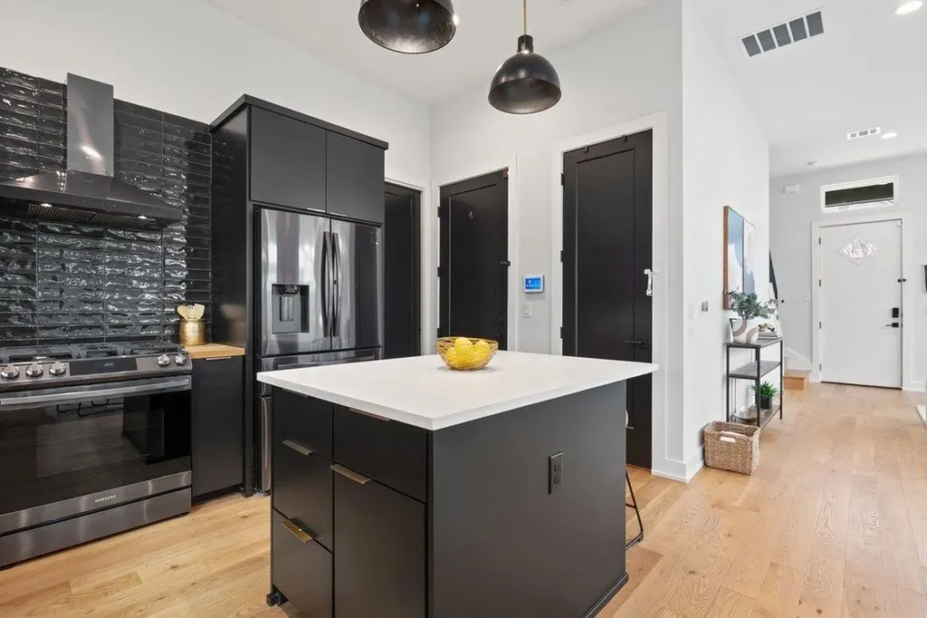928 E 53rd 1/2 Street Austin TX 78751