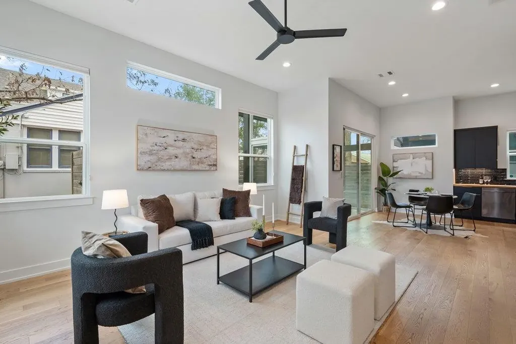928 E 53rd 1/2 Street Austin TX 78751