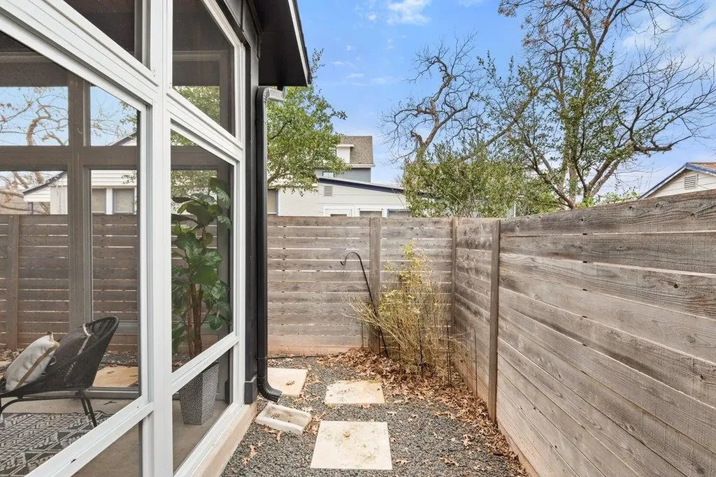 928 E 53rd 1/2 Street Austin TX 78751