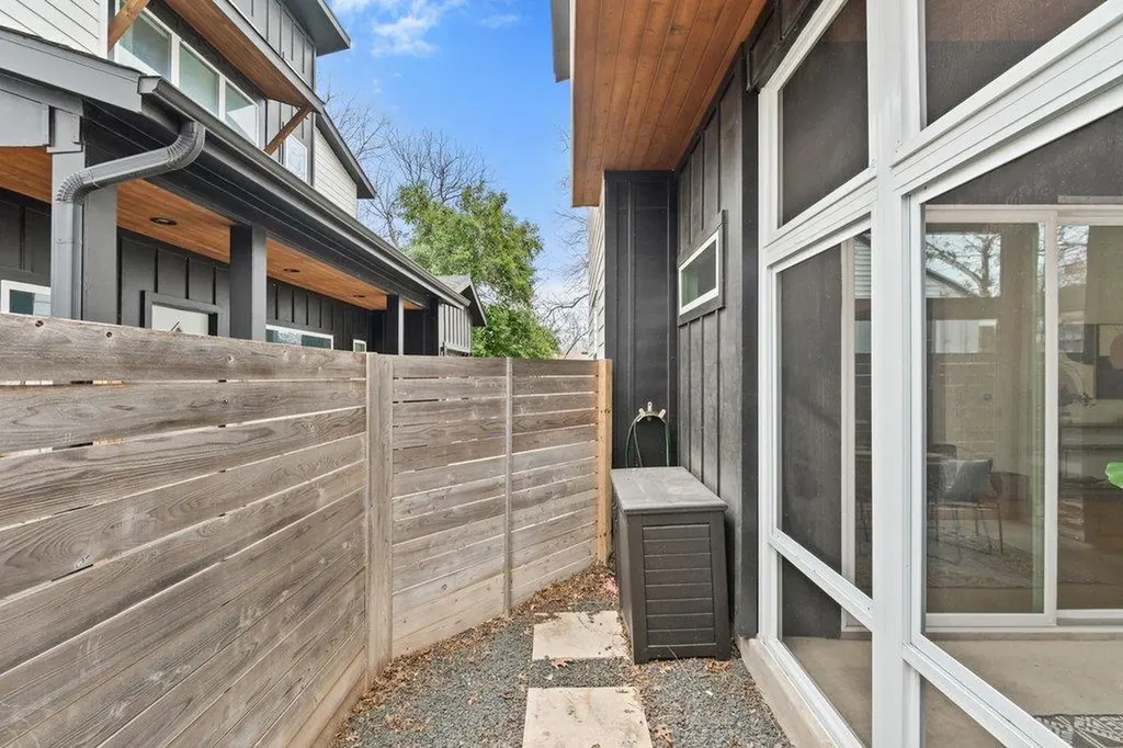928 E 53rd 1/2 Street Austin TX 78751