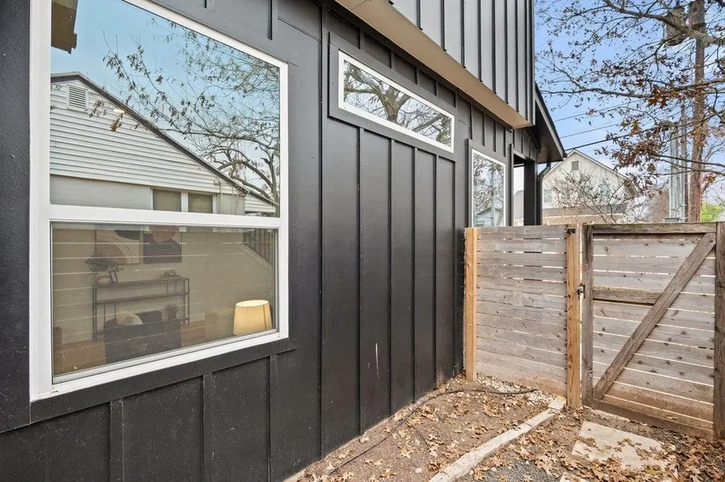 928 E 53rd 1/2 Street Austin TX 78751