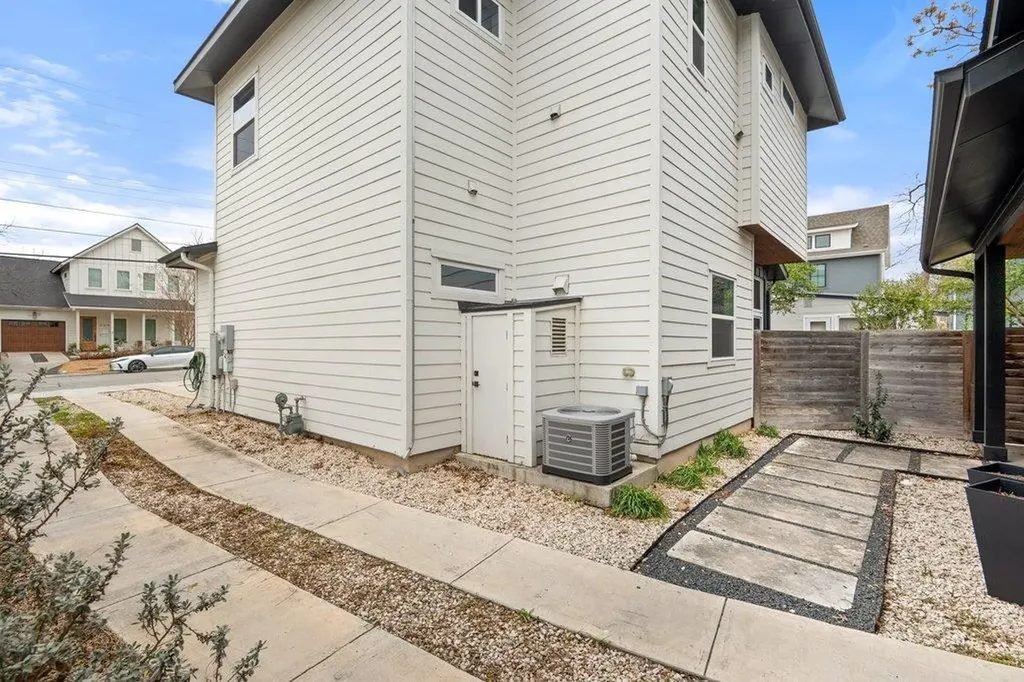 928 E 53rd 1/2 Street Austin TX 78751