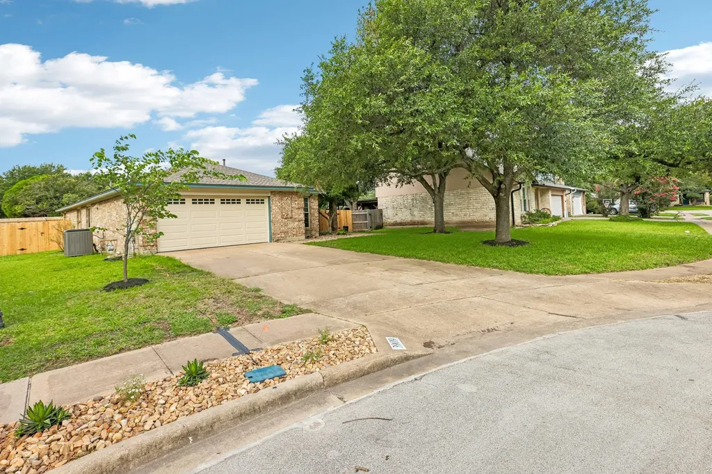 3909 Coffee Bean Cove Austin TX 78728