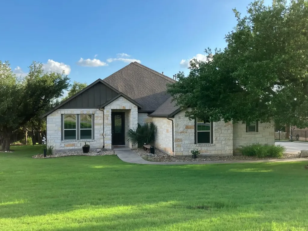 960 Blue Ridge Drive Dripping Springs TX 78620