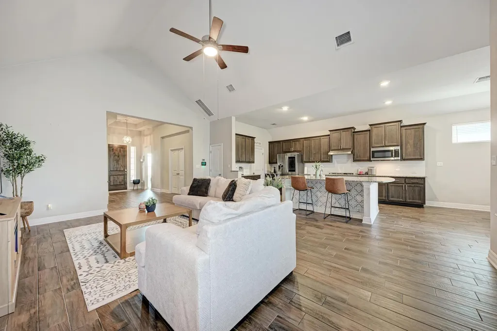 198 Rough Leaf Drive Buda TX 78610