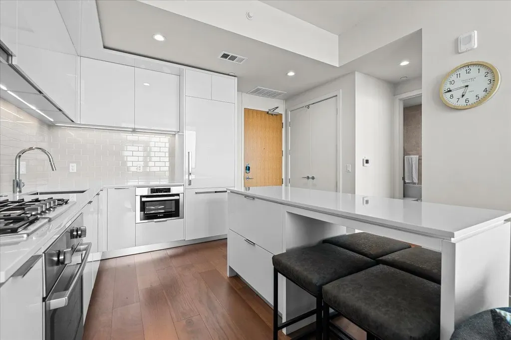 44 East Avenue Austin TX 78701