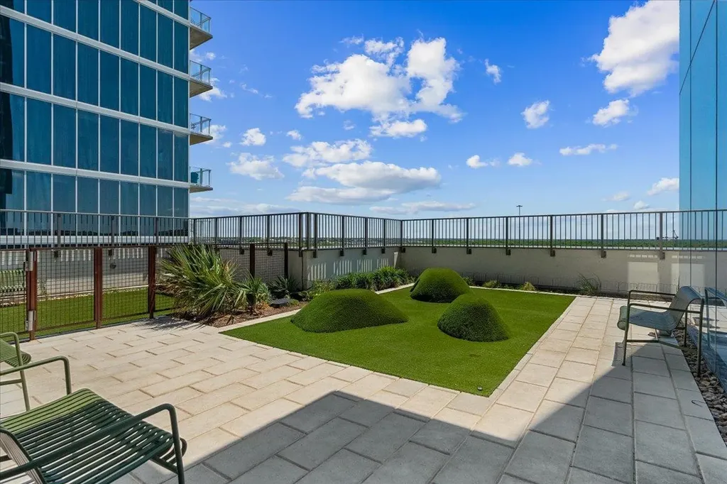 44 East Avenue Austin TX 78701