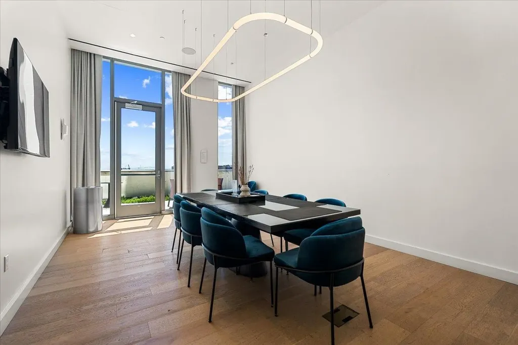 44 East Avenue Austin TX 78701