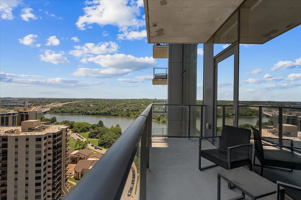 44 East Avenue Austin TX 78701