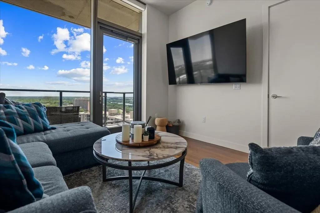 44 East Avenue Austin TX 78701