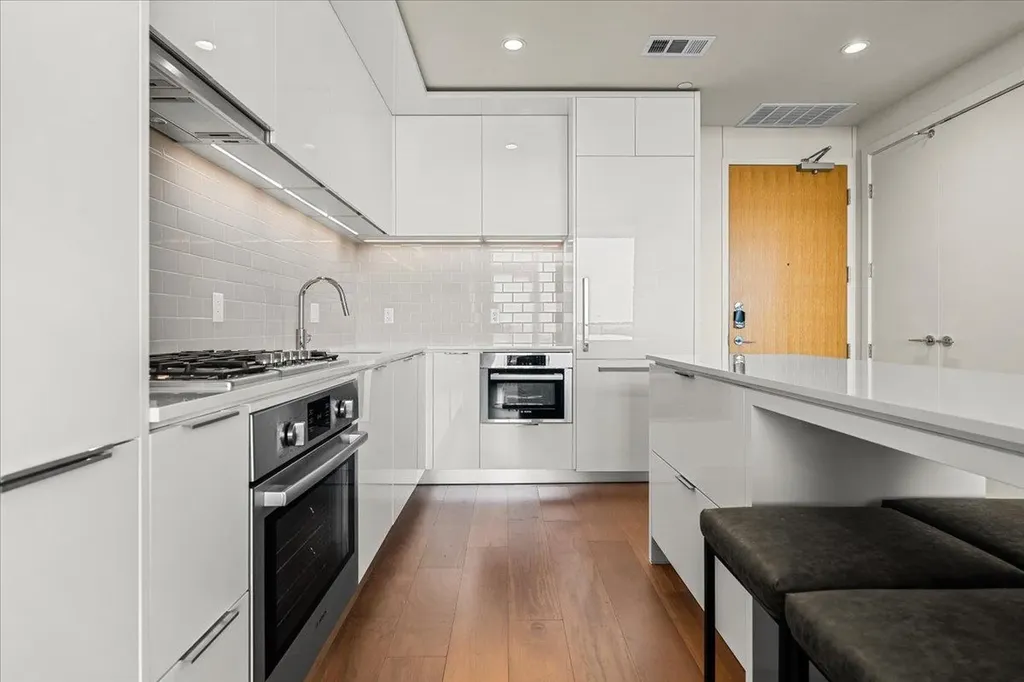 44 East Avenue Austin TX 78701