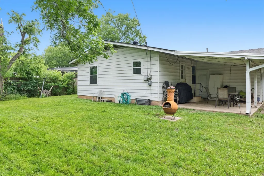 8207 Lazy Lane Austin TX 78757