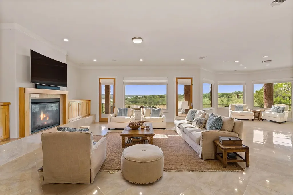 128 Carol Cove Spicewood TX 78669
