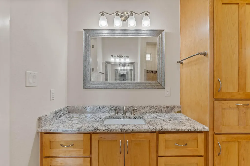 128 Carol Cove Spicewood TX 78669