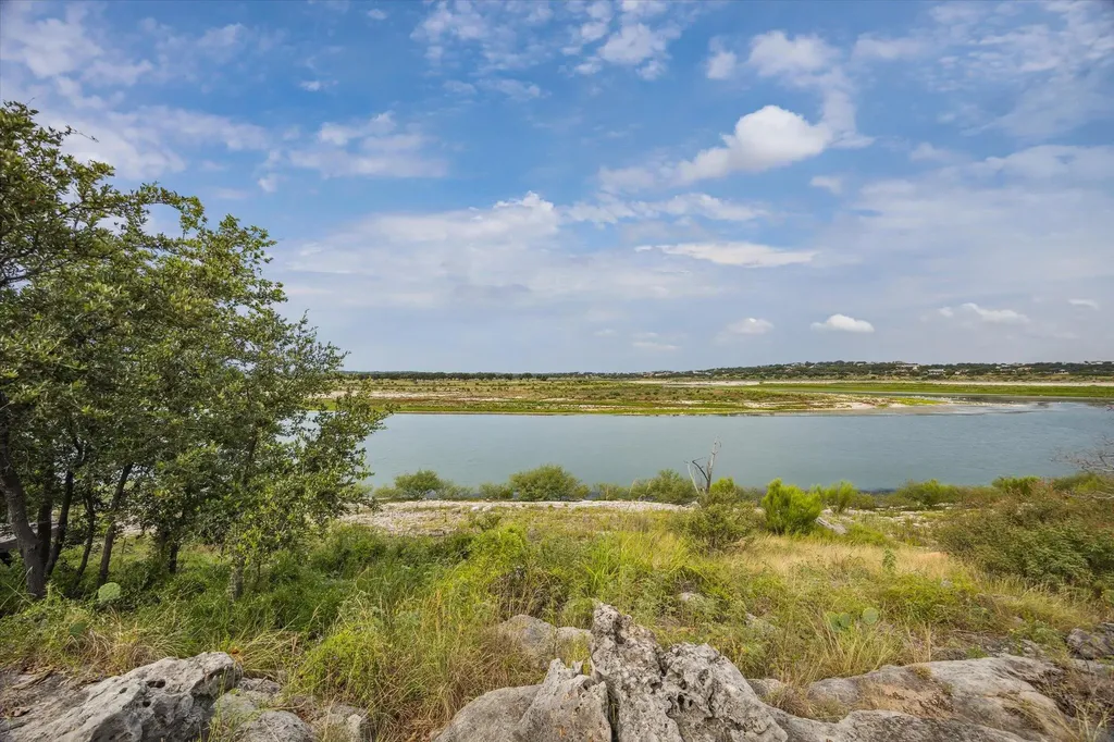 742 Park Shores Canyon Lake TX 78133