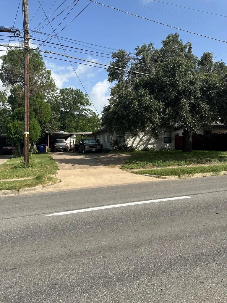 4502 S 1st Street Austin TX 78745