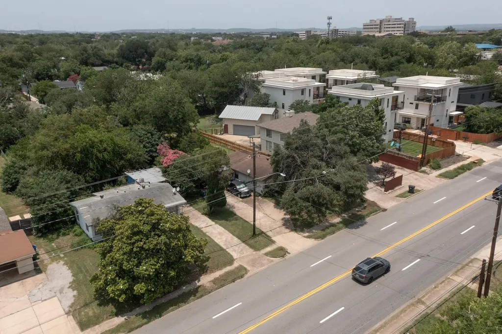 4502 S 1st Street Austin TX 78745