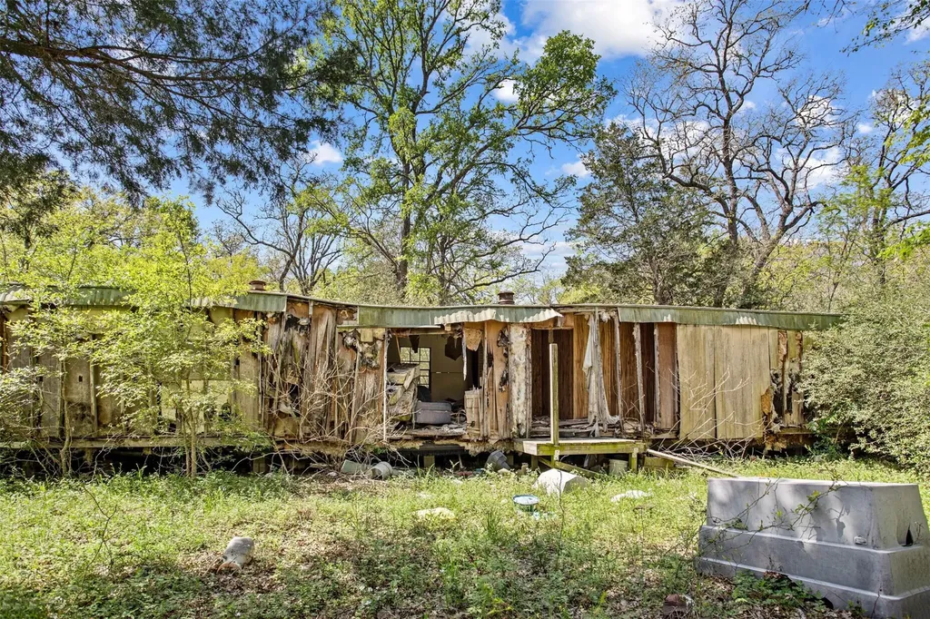 1156 Deerwood Drive Elgin TX 78621