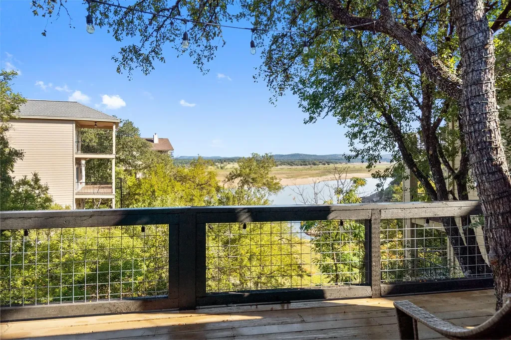 106 Center Cove II Loop Spicewood TX 78669