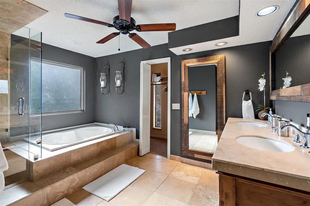 106 Center Cove II Loop Spicewood TX 78669