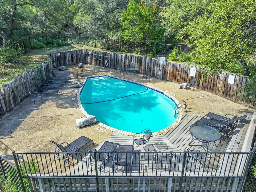 106 Center Cove II Loop Spicewood TX 78669