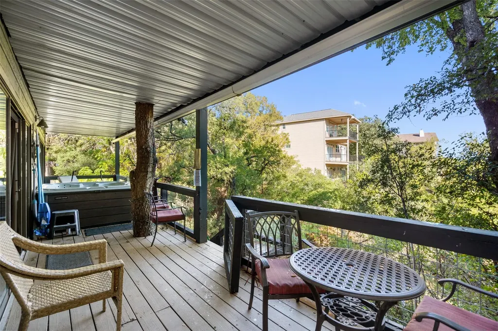 106 Center Cove II Loop Spicewood TX 78669