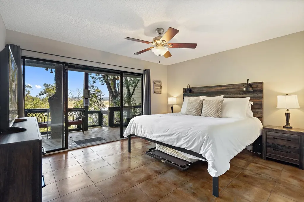 106 Center Cove II Loop Spicewood TX 78669