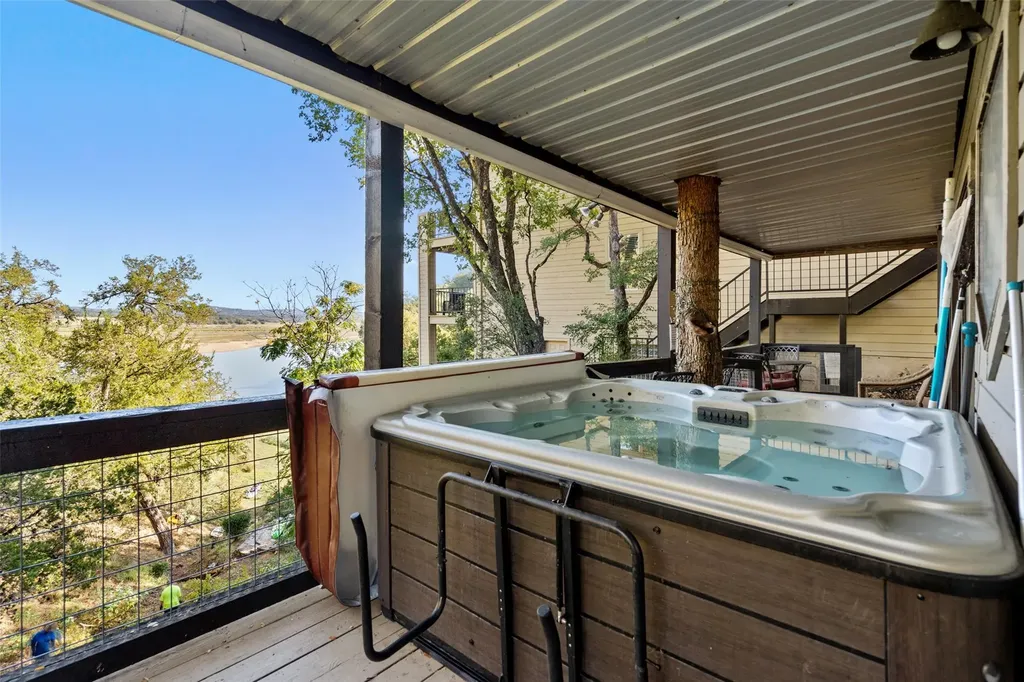 106 Center Cove II Loop Spicewood TX 78669