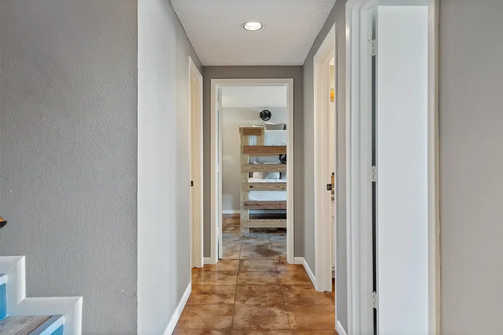 106 Center Cove II Loop Spicewood TX 78669