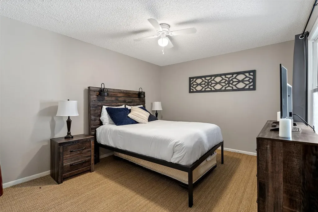 106 Center Cove II Loop Spicewood TX 78669